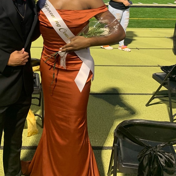 Large ( Heavy Chest Friendly) Also has a train - Picture 6 of 6